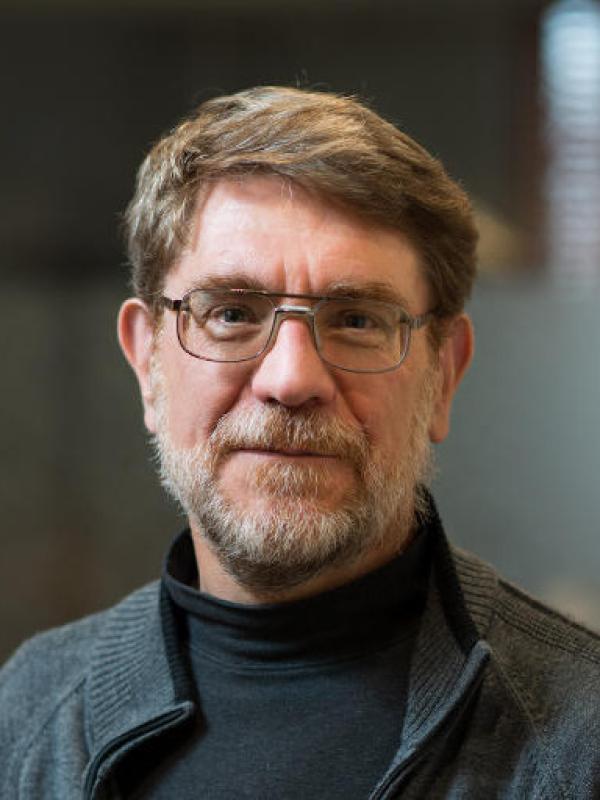 Christopher Kochanek headshot