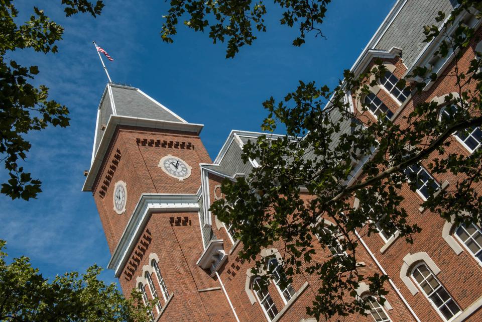 Picture of University Hall.